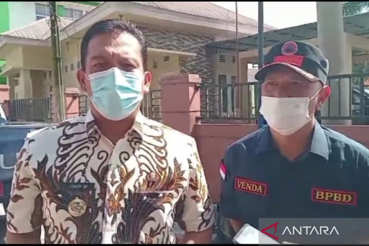 Abu vulkanik landa Padang Panjang, Pemkot bagi-bagi masker (Video)