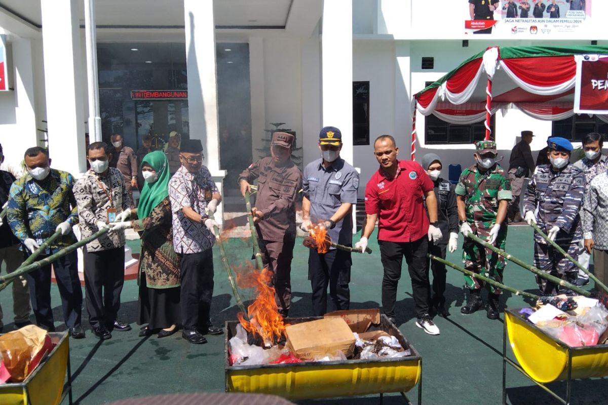 Didominasi narkoba, Kejari Ternate musnahkan barang bukti 28 perkara