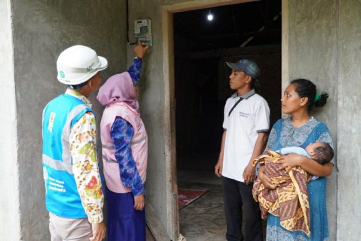 Terang di rumah si buruh tani, impian lama dinantikan