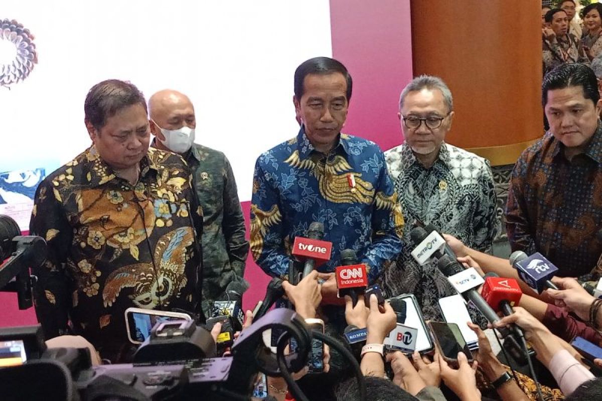 Presiden Jokowi bantah jadwal kunkernya "buntuti" kampanye Ganjar Pranowo