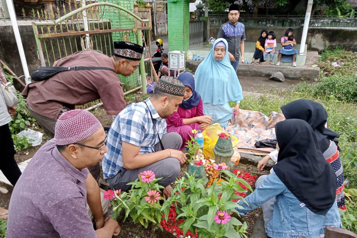 Sebanyak 100 lebih pemohon santunan kematian belum terbayar di Mataram