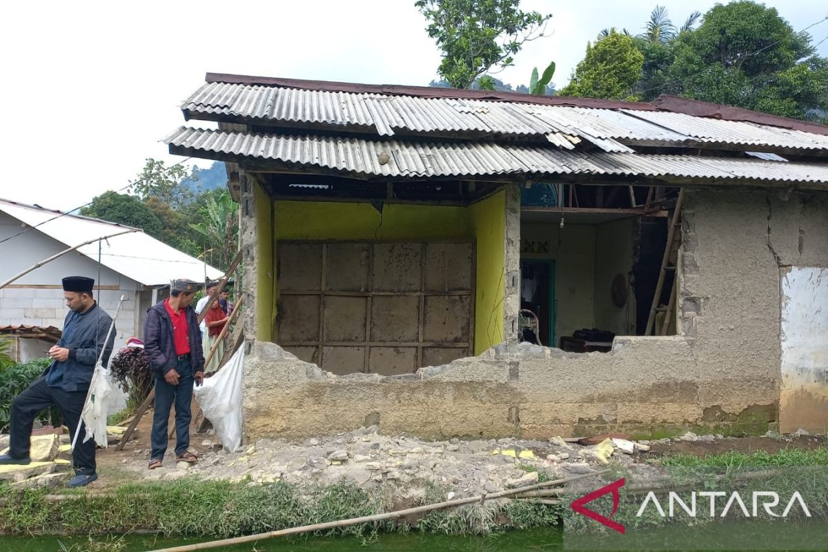 Gempa menyebabkan 144 rumah rusak di Bogor dan Sukabumi