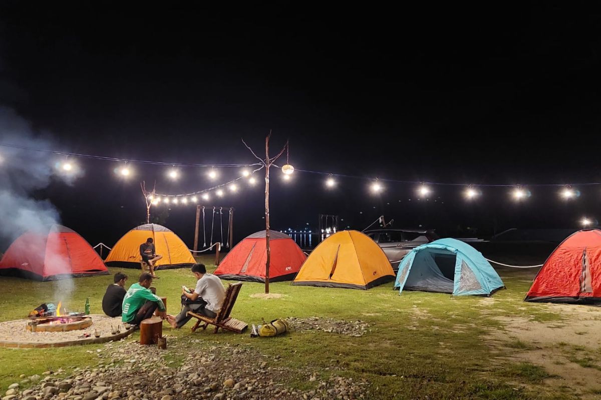 Camping Ground Mandeh, suguhkan pesona wisata family