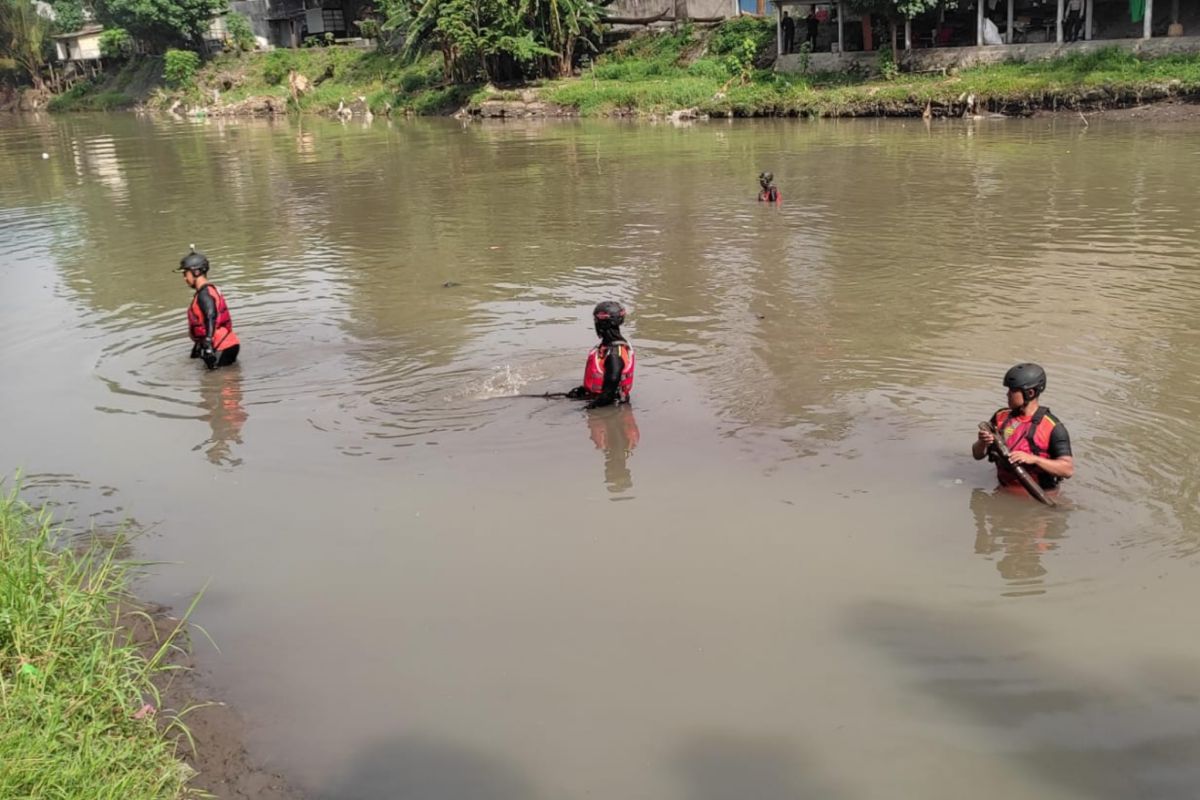 SAR Mataram hentikan pencarian balita hanyut di sungai