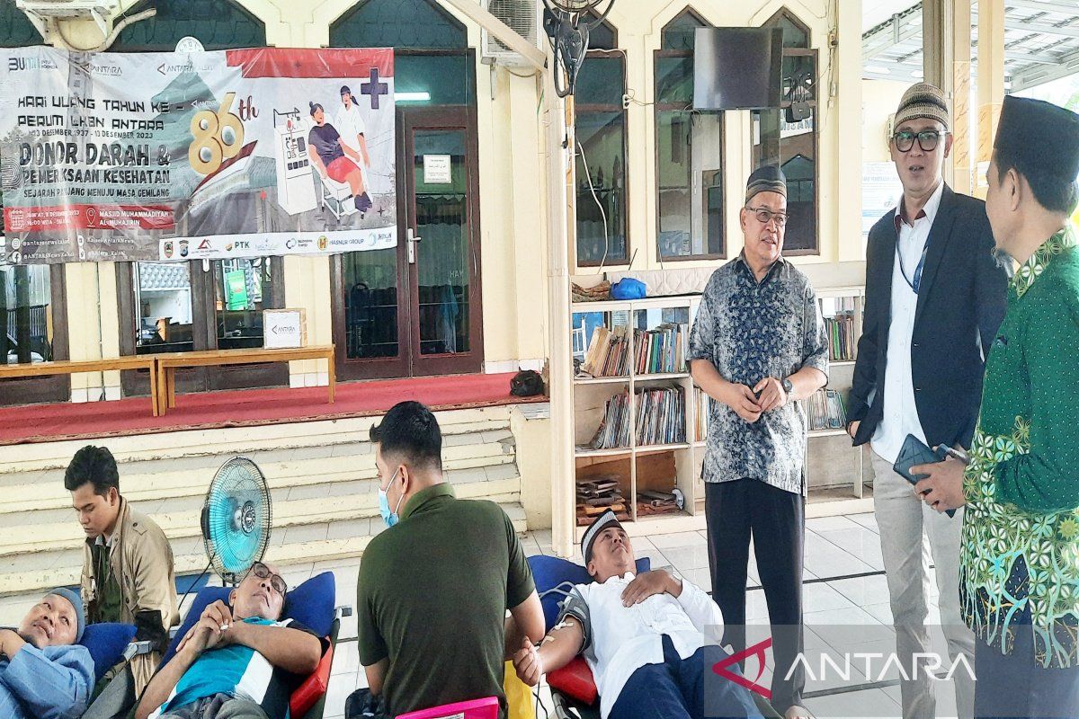Kantor Berita ANTARA kumpulkan 100 kantong darah di Banjarmasin