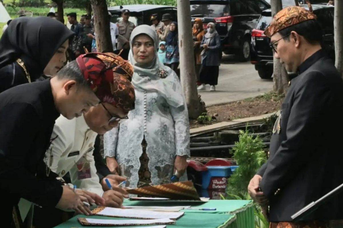 Mendes PDTT lantik pejabat eselon di Desa Wisata Sumberdodol Magetan