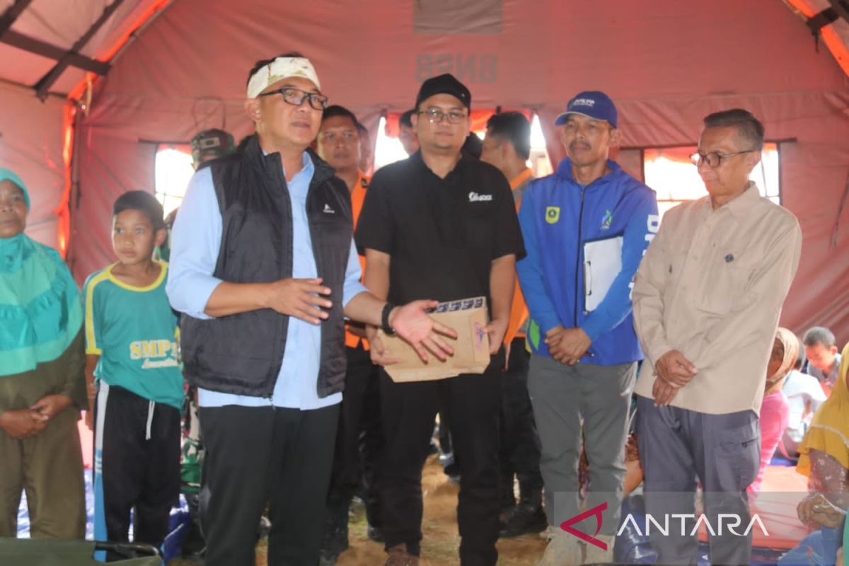 Pemkab Bogor beri bantuan sembako kepada warga terdampak gempa Pamijahan