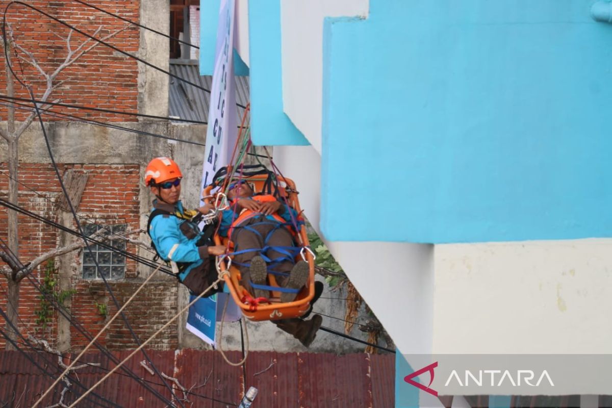 PLN-Basarnas gelar simulasi aksi heroik tingkatkan kualitas pelayanan