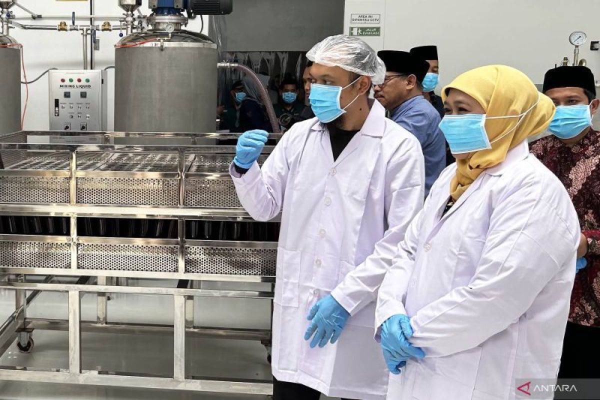 Khofifah resmikan pabrik minuman soda milik Pesantren Annur 2 Malang