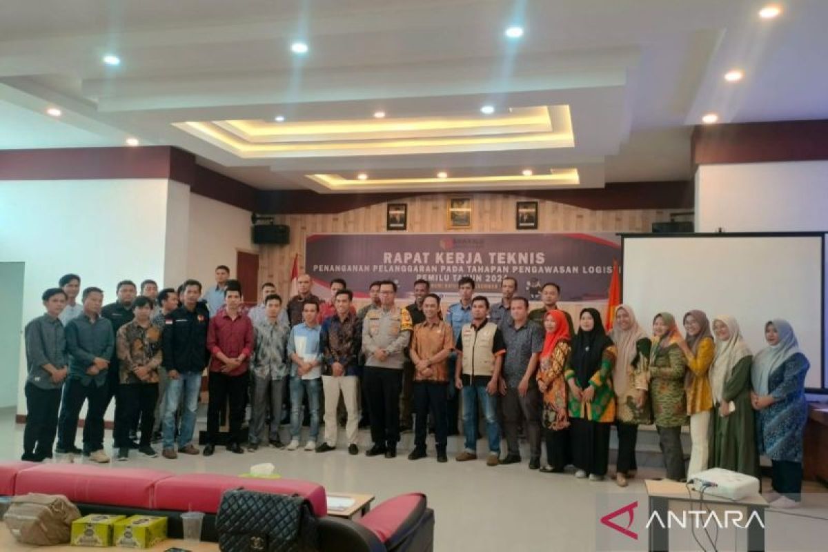 Bawaslu Mukomuko tingkatkan kemampuan Panwascam awasi logistik pemilu