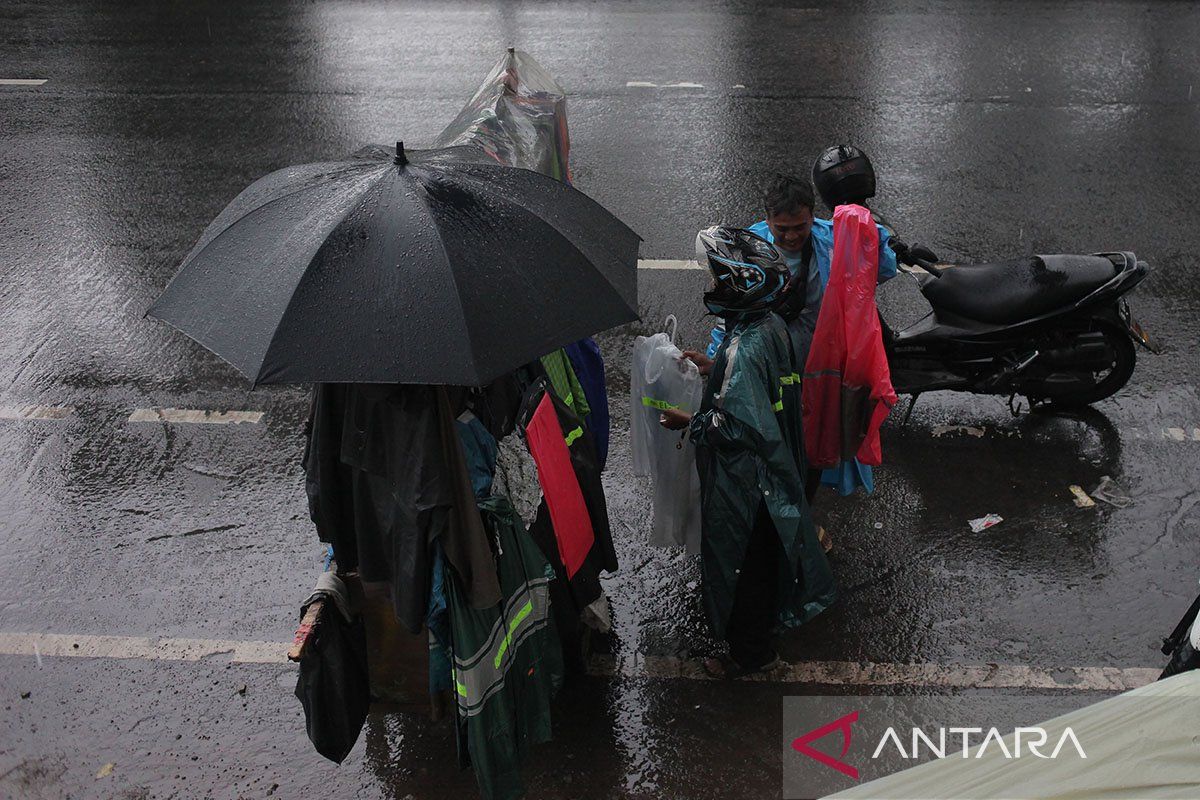 BMKG prakirakan Jakarta diguyur hujan pada Sabtu siang