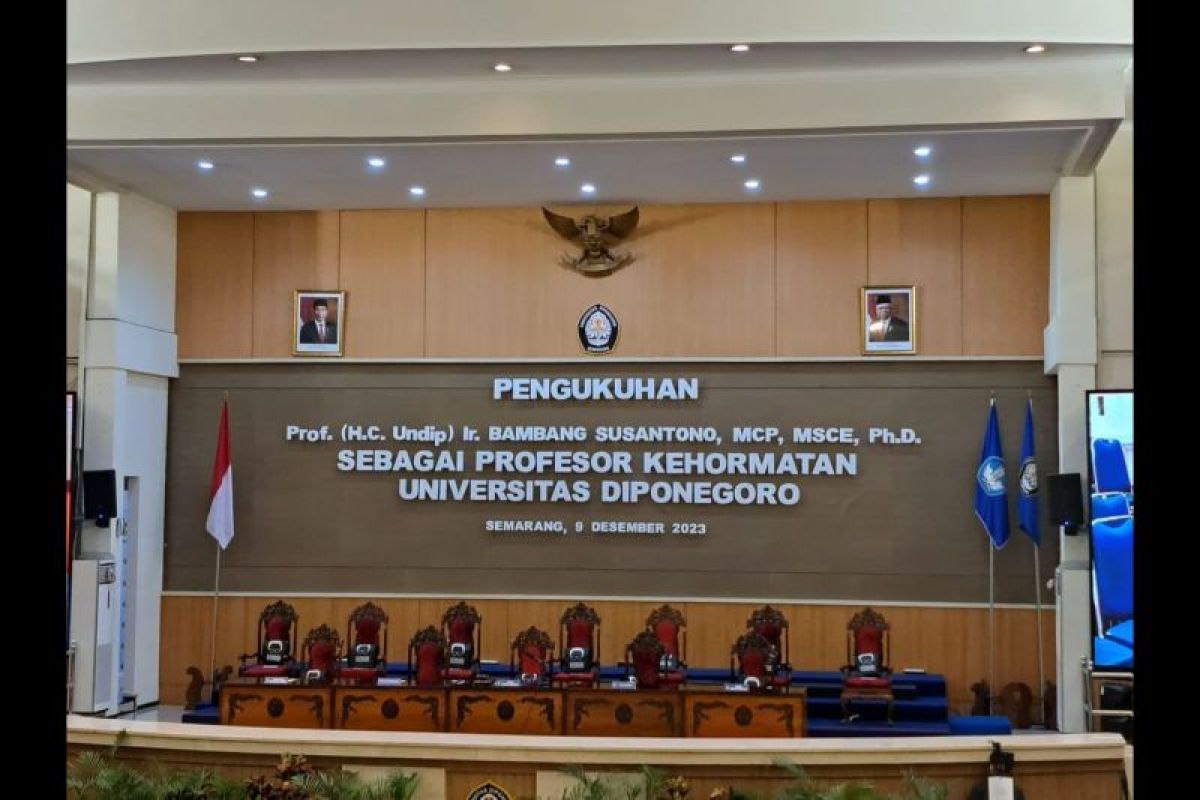 Kepala Otorita IKN Bambang peroleh gelar Profesor Kehormatan dari Undip