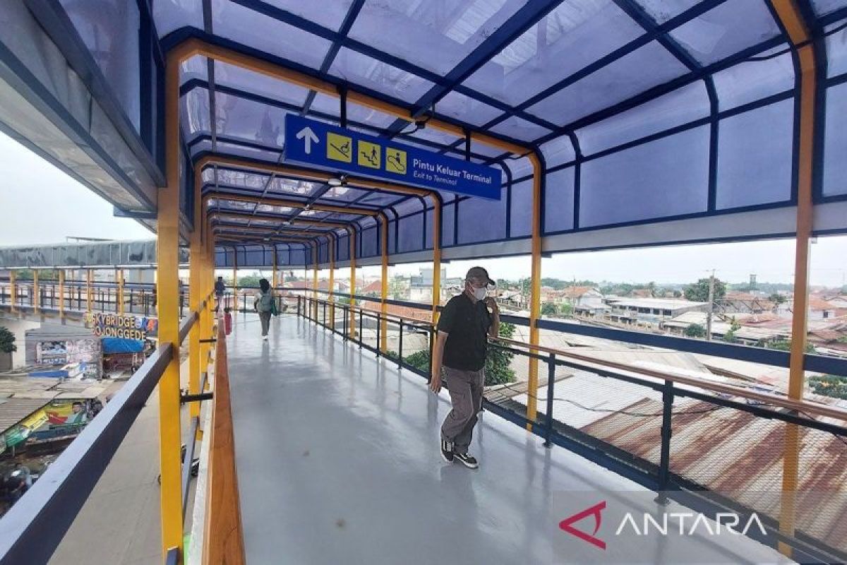 Menhub Budi Karya Sumadi resmikan Skybridge Bojonggede permudah akses transportasi