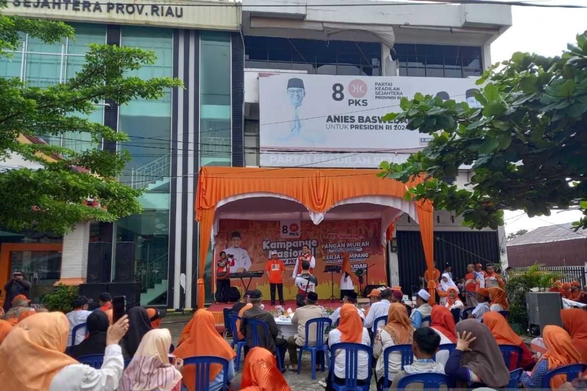 Seribuan relawan-kader PKS Riau gelar kampanye kreatif "flashmob"