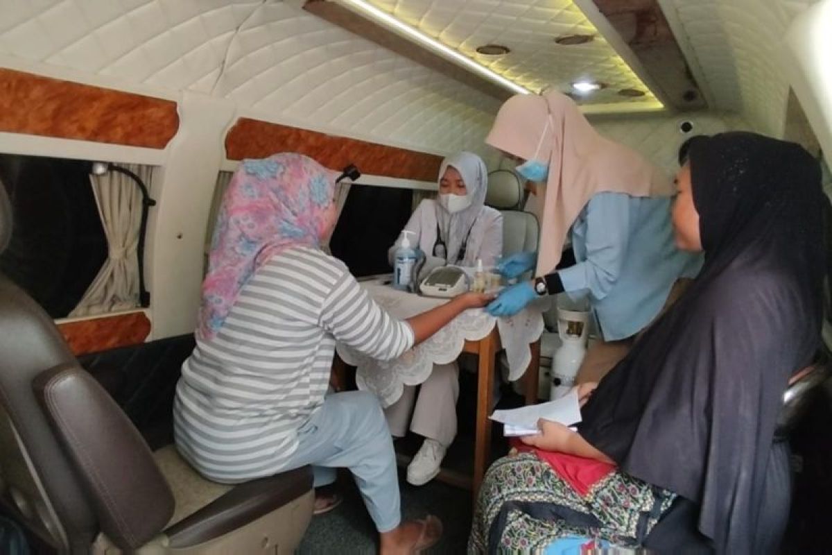 Relawan RBUI meluncurkan dua mobil rumah sehat keliling