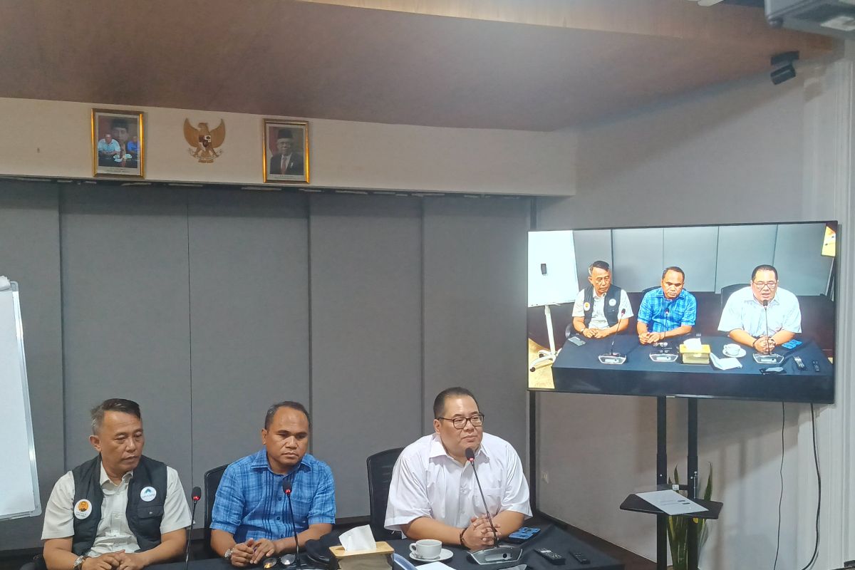 Sukarelawan AMIN "nonton" bareng debat capres untuk kuatkan soliditas