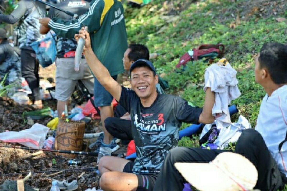 Pemkab Kukar promosikan  wisata waduk melalui lomba mancing