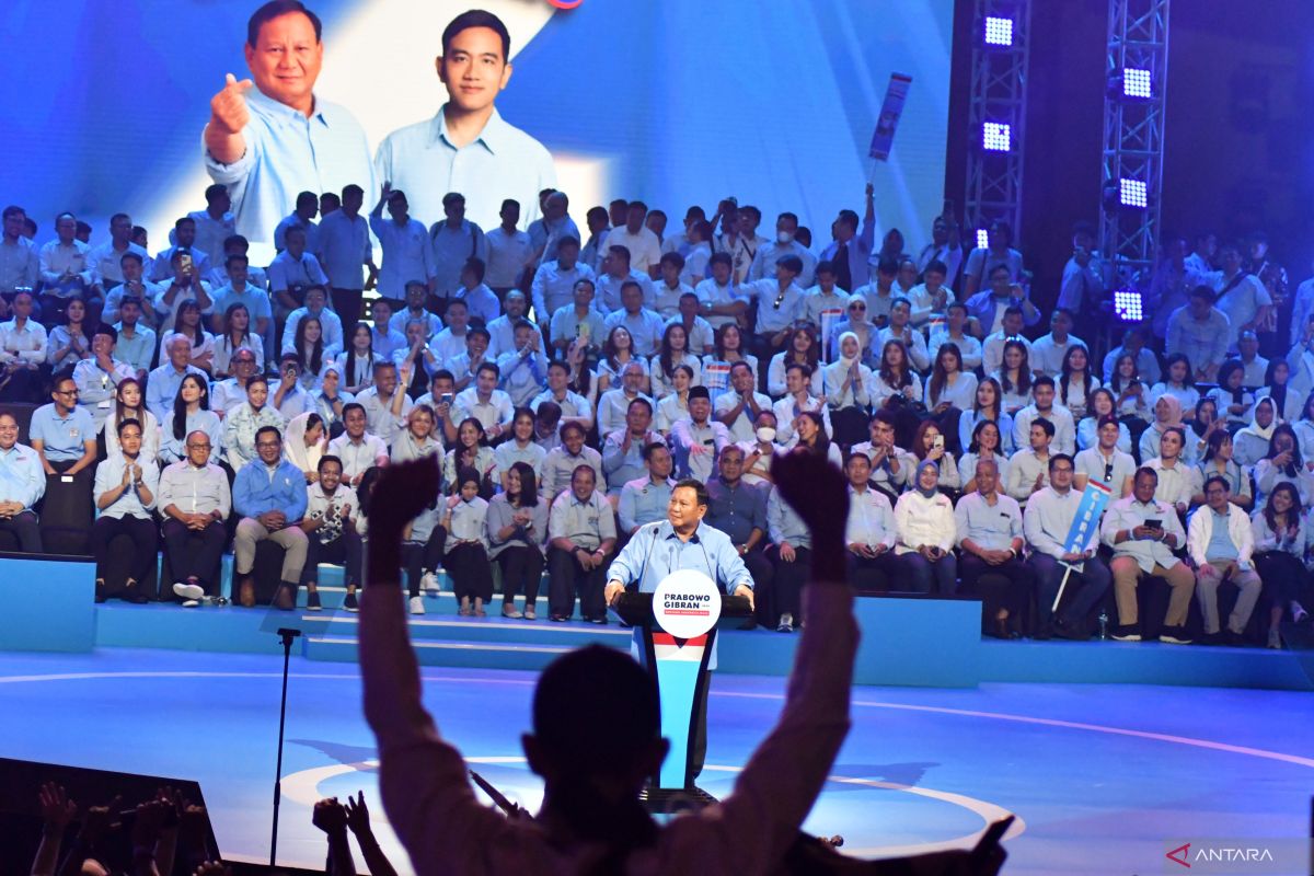 Hari ke-14 kampanye, Prabowo kerja, Gibran blusukan di Jakarta