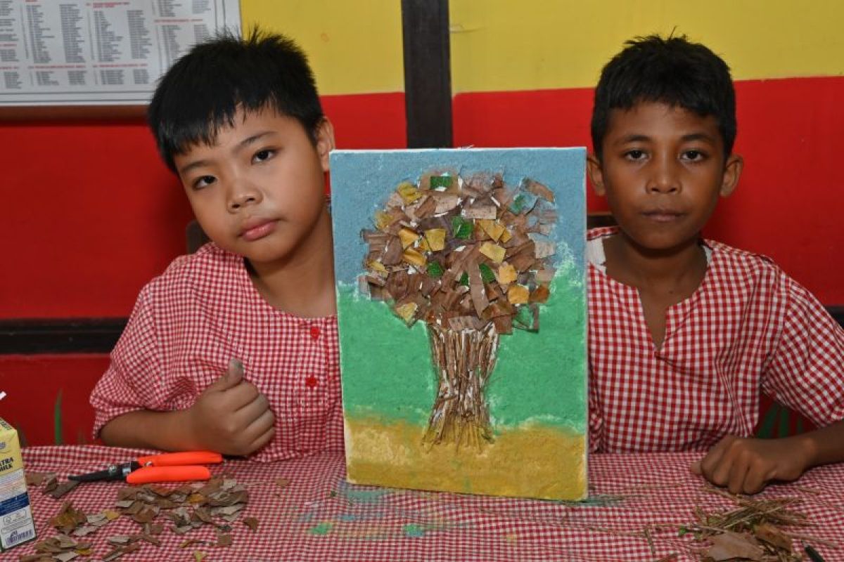 Komunitas MCC gelar kelas seni rupa berbasis lingkungan di Maluku