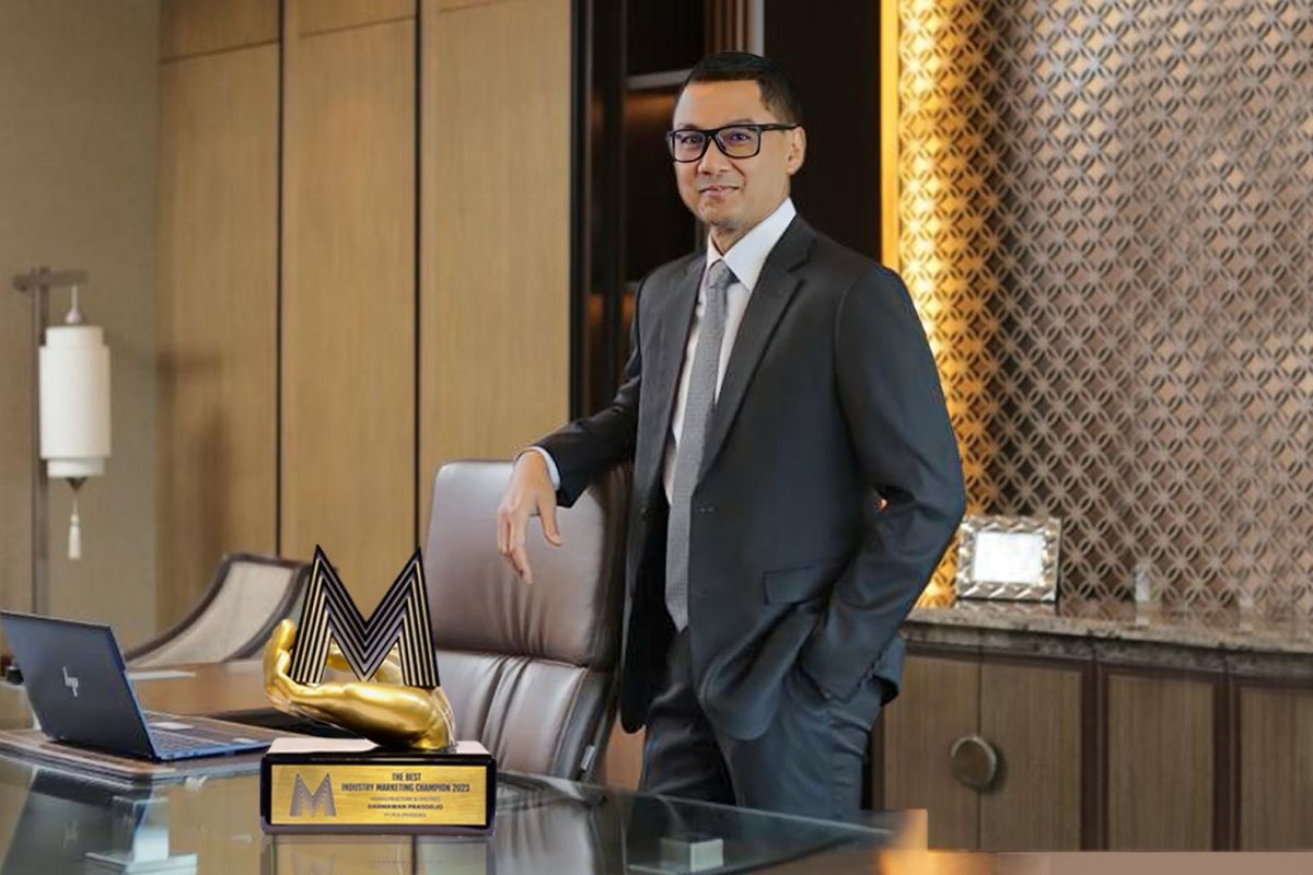 Darmawan Prasodjoraih "The Best Industry Marketing Champion 2023"