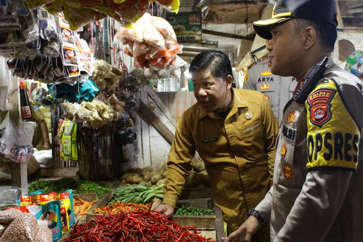 Pastikan stok bahan pokok aman, Polres Serang sidak Pasar Ciruas