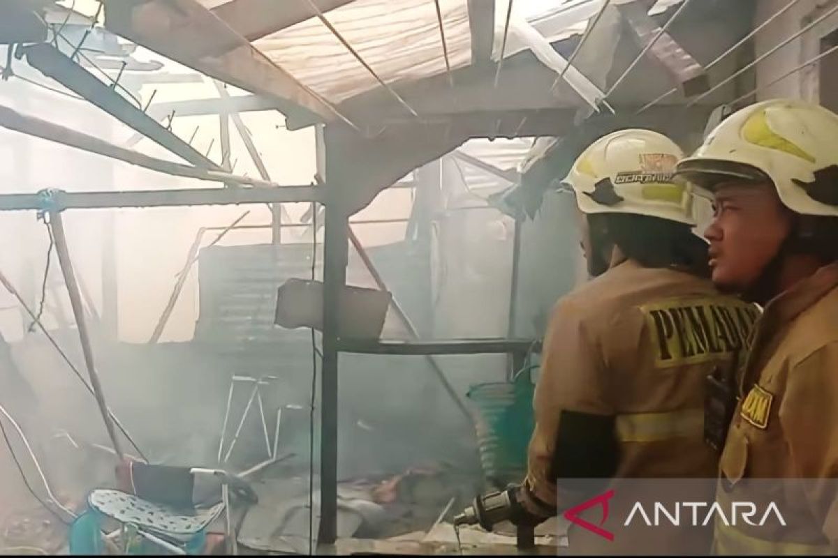 Dua rumah terbakar akibatkan satu warga tewas di Jakarta Timur