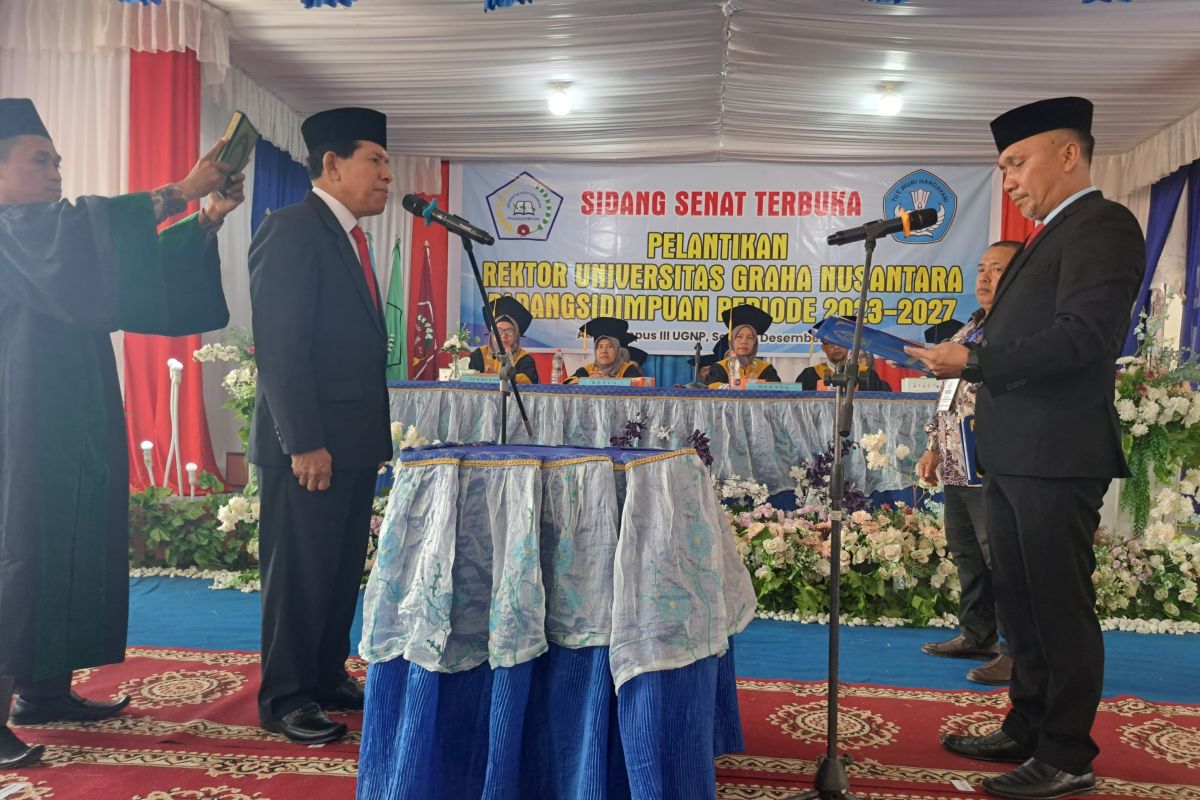 Ketua Yadpi lantik Rektor UGN Padangsidimpuan Periode 2023-2027