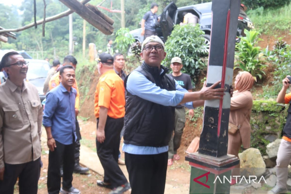 Pemkab Bogor siapkan opsi relokasi bagi warga korban bencana gempa pamijahan