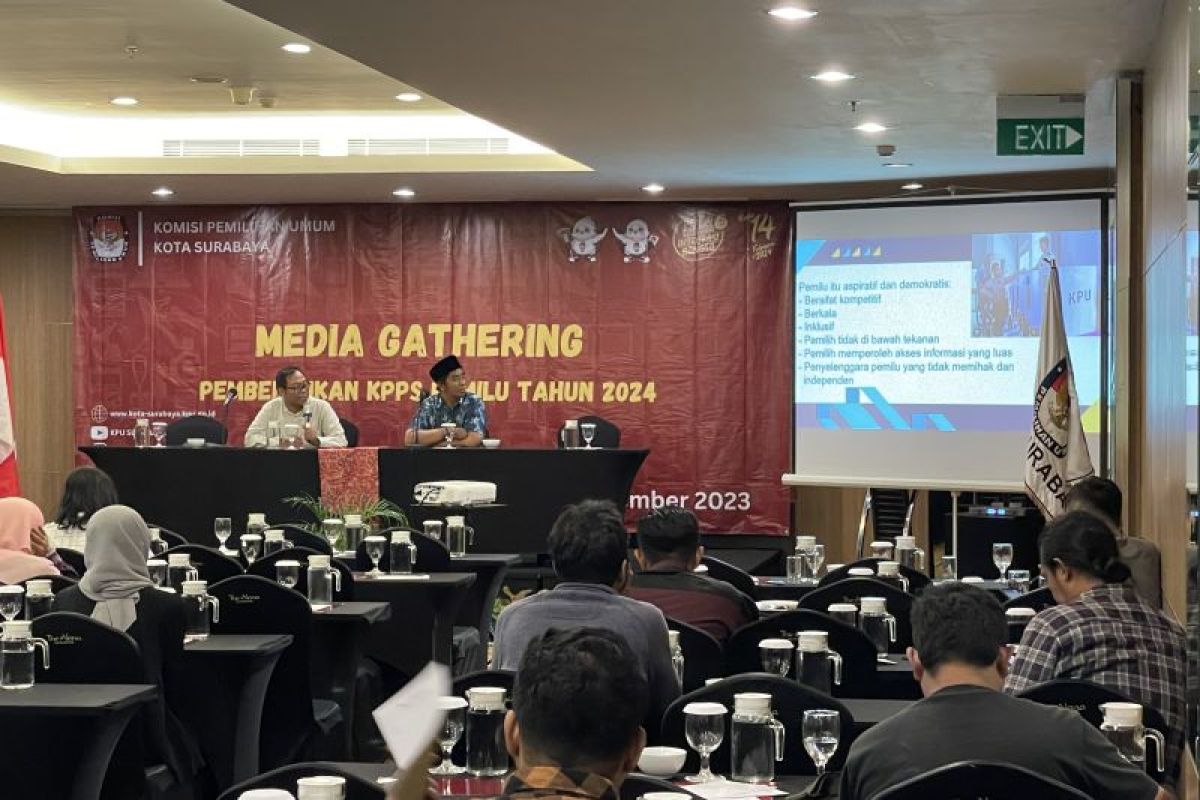 KPU Surabaya tetapkan batas usia tahun pendaftar KPPS Pemilu 2024