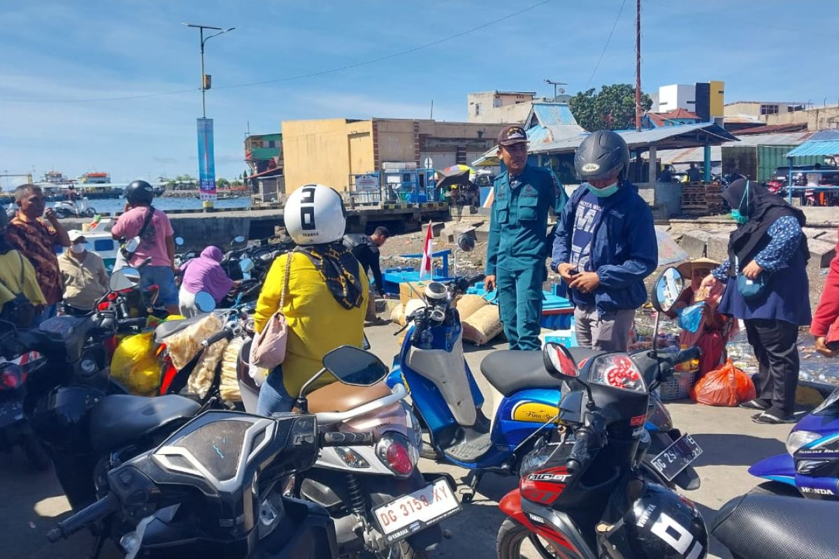 Aktivitas pelayaran rute Ternate-Tidore meningkat saat pelaksanaan Hari Nusantara