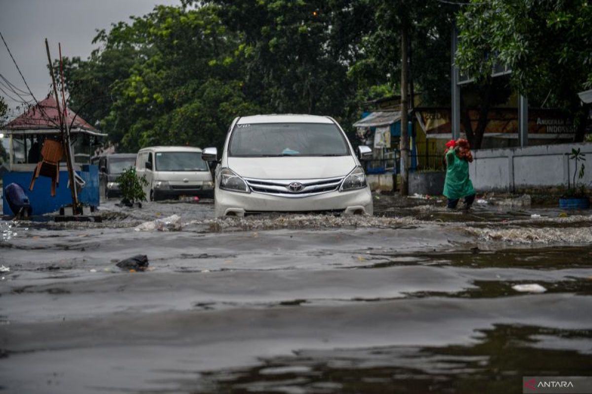 Bencana banjir dan longsor di Jabar akibat hujan lebat