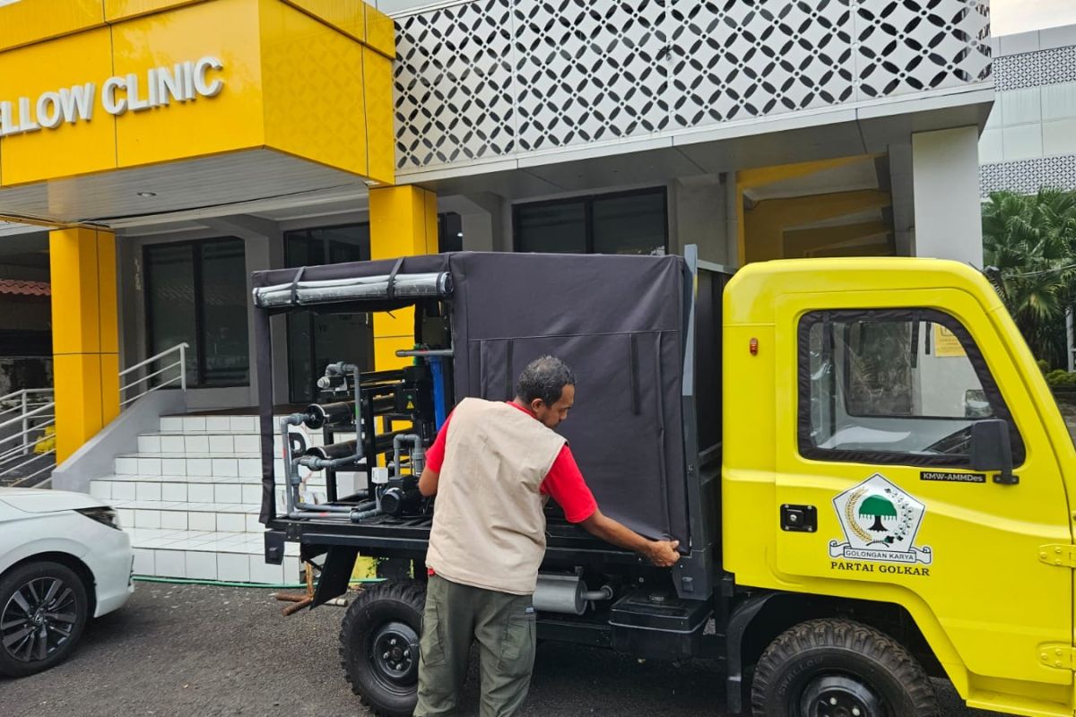 Yellow Clinic siagakan kendaraan penjernih air atasi krisis air bersih saat banjir