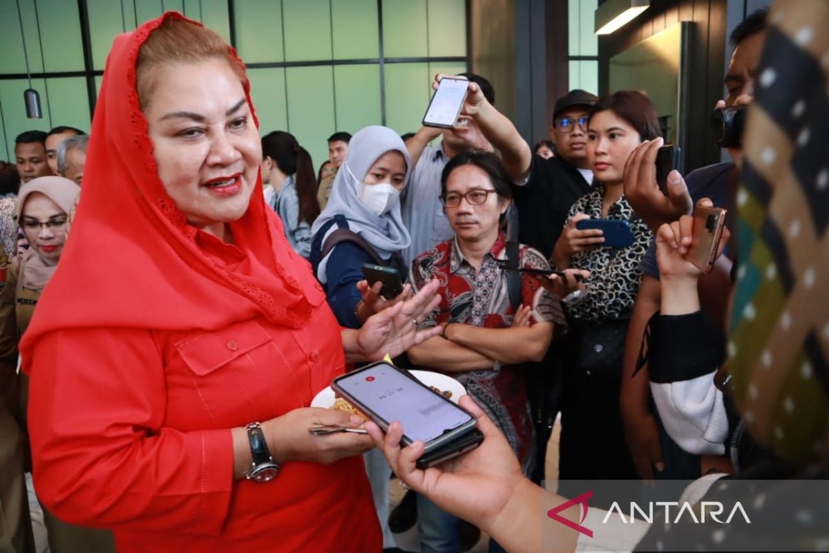 Mbak Ita imbau PKL tidak "mremo" saat masa liburan