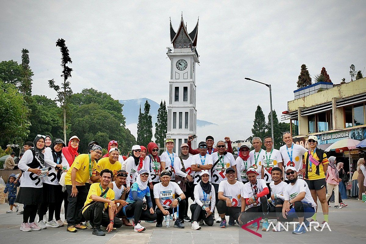 Direksi SIG dan Semen Padang turut ambil bagian pada Minang Geopark Run Bukittinggi