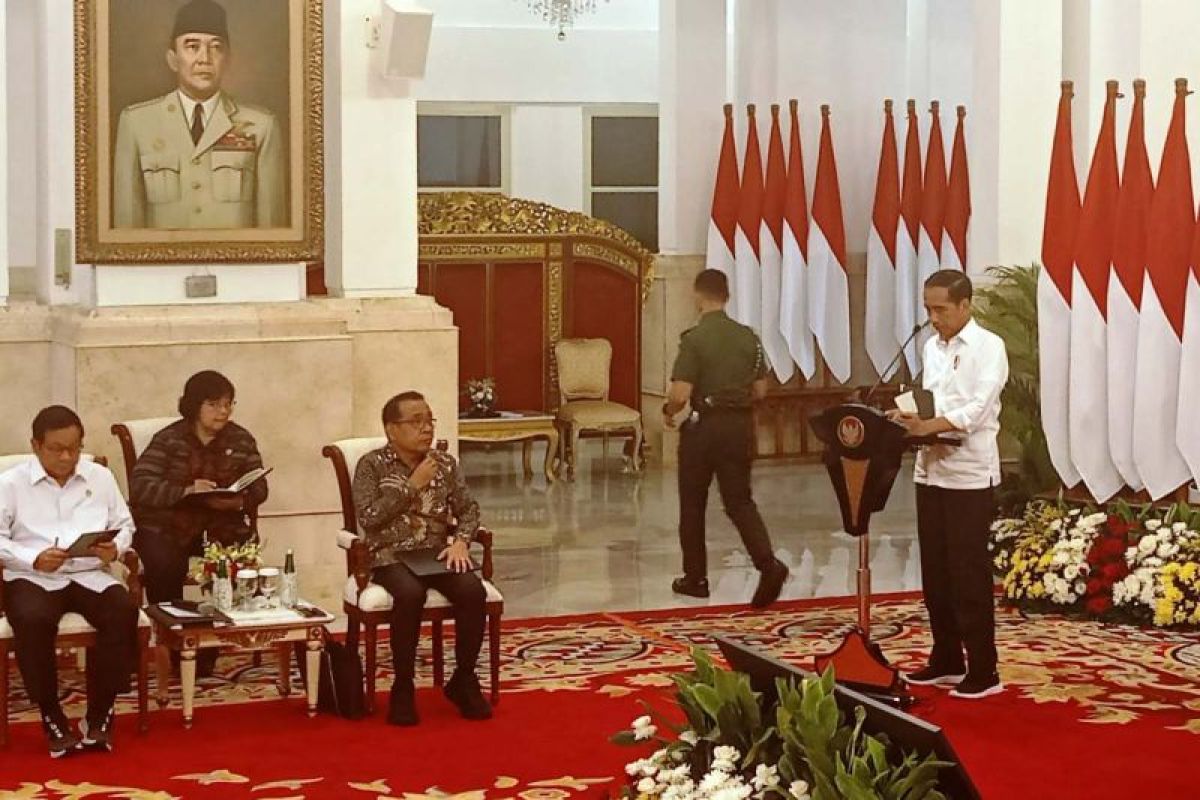 Jokowi minta transportasi Natal-Tahun Baru disiapkan dengan baik