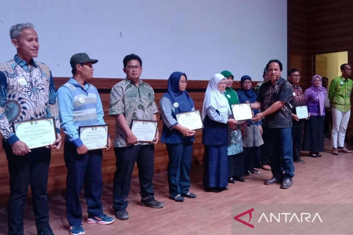 KPA Bekasi beri penghargaan pada edukator kesehatan seksual cegah HIV
