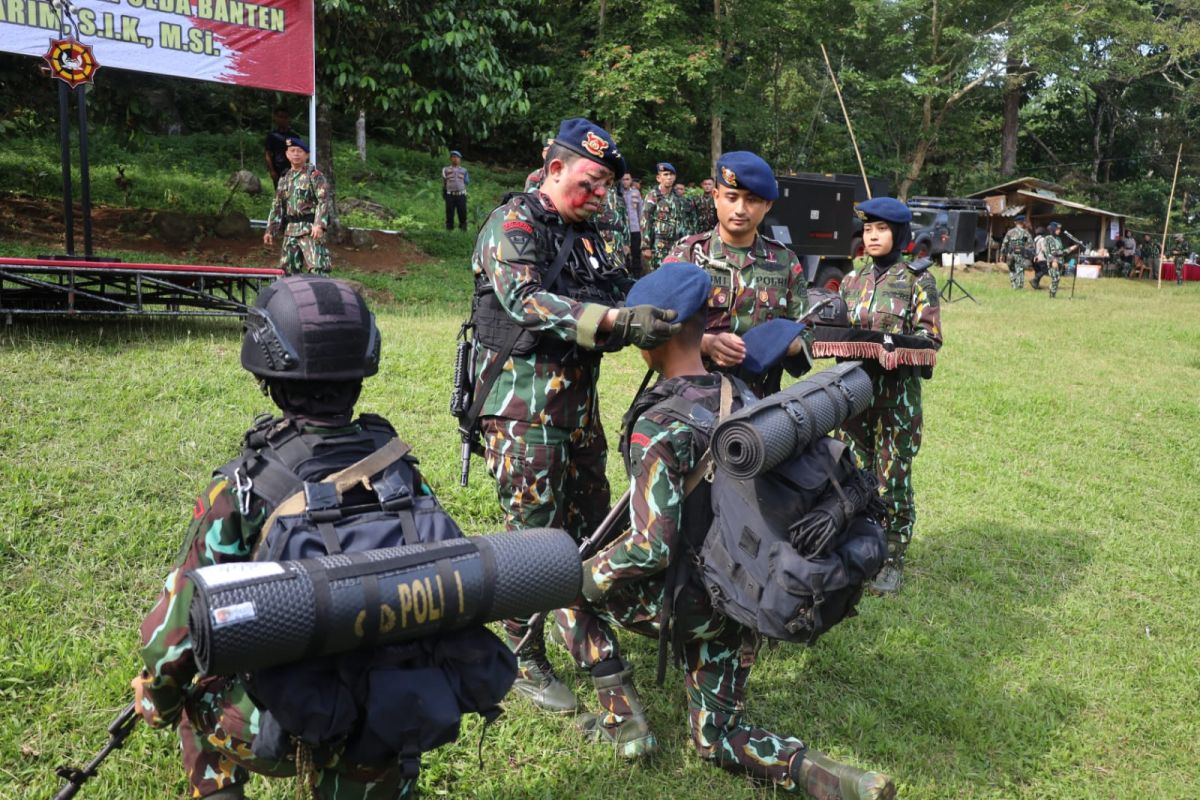 Kapolda Banten pimpin pembaretan bintara remaja Satbrimob Angkatan 49