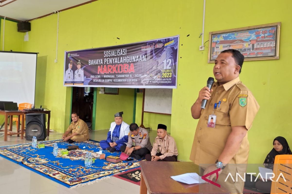 Siswa MTs Al- Ihsan Buluh Rampai Inhu ikuti sosialisasi bahaya narkoba