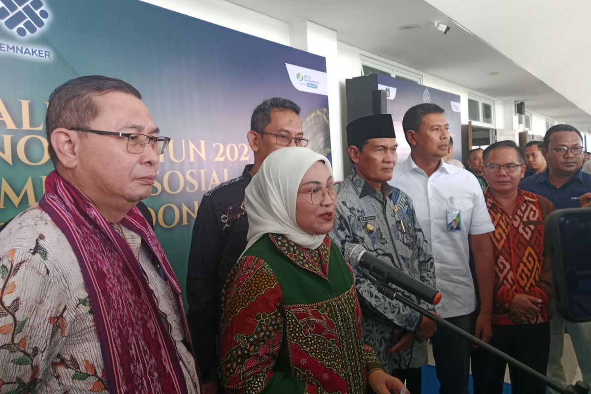 Kemnaker sosialisasikan jaminan sosial calon PMI di Lombok