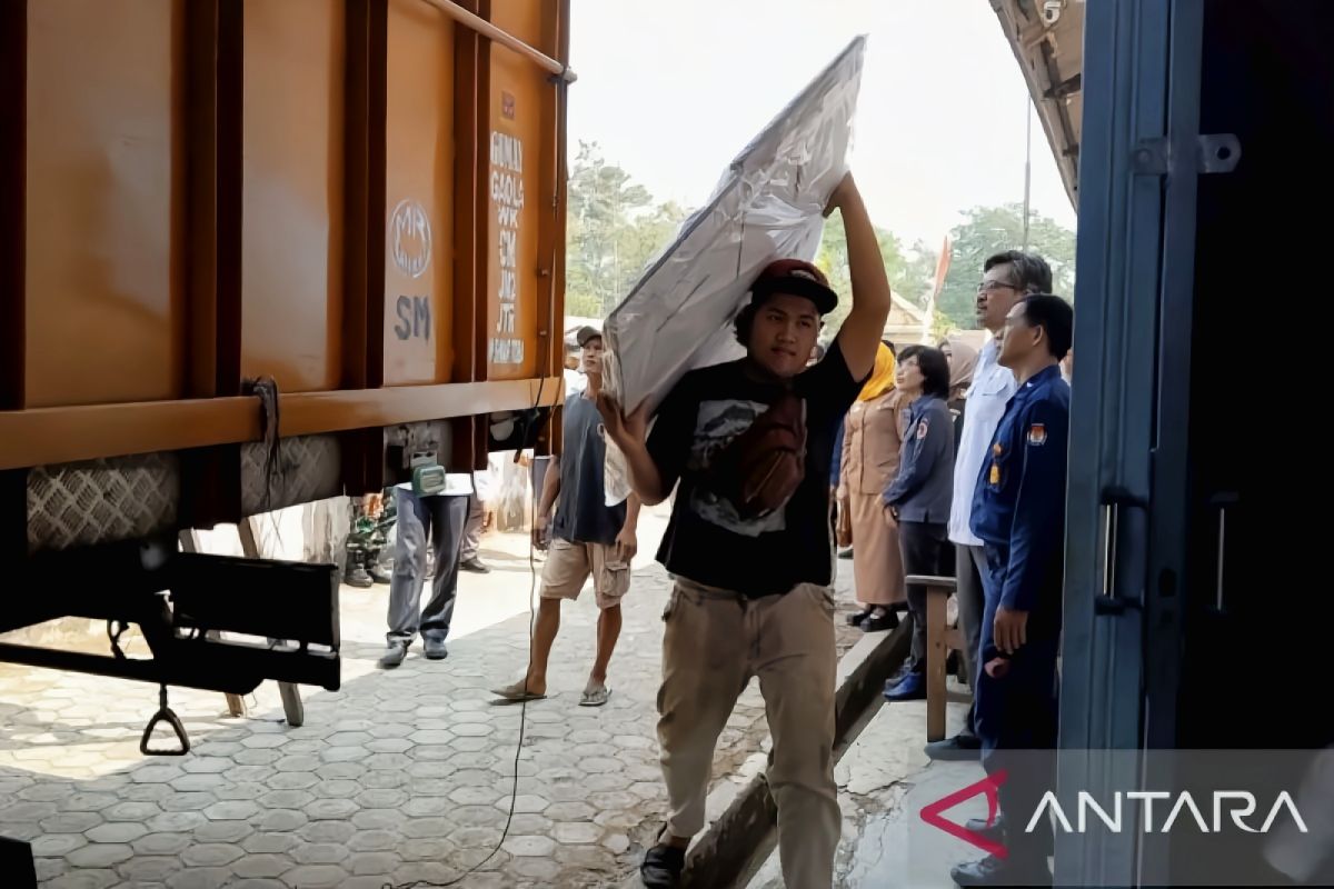 Bawaslu Lampung: Distribusi logistik Pemilu 2024 lancar