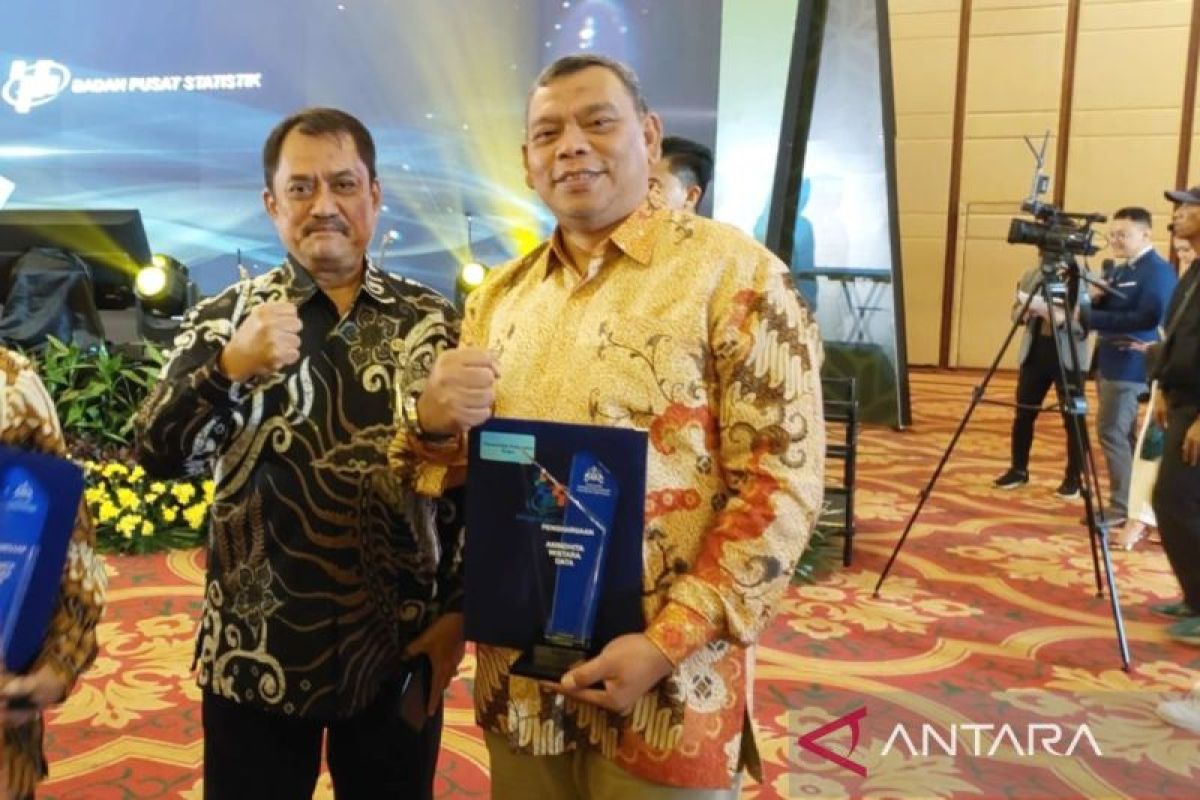 Diskominfo Bogor meraih penghargaan Anindhita Wistara Data