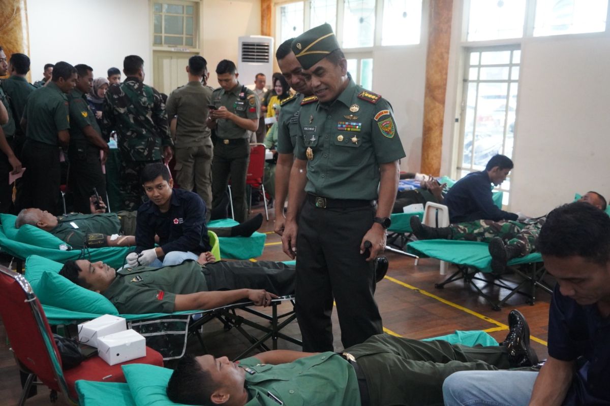 Donor darah peringati Hari Juang TNI-AD di Jambi diikuti 245 peseta