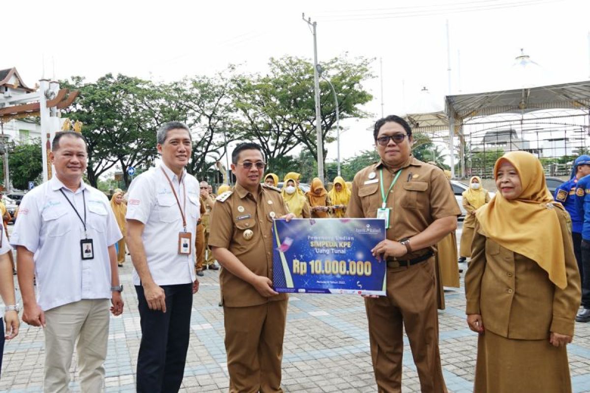 Tujuh ASN Banjarmasin terima hadiah SIMPEDA KPE Bank Kalsel