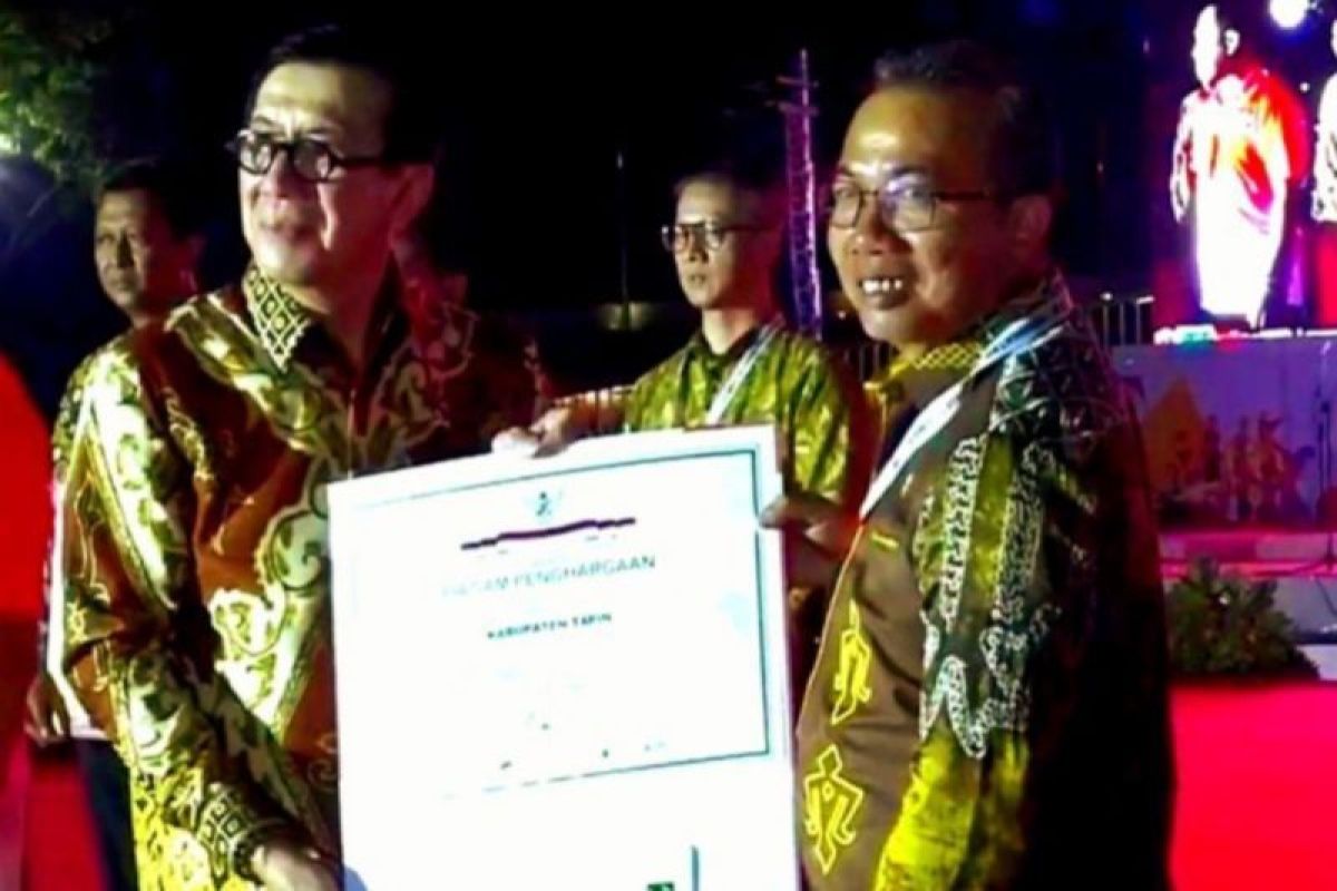 Tapin wins second best Human Right Care Regency in Indonesia