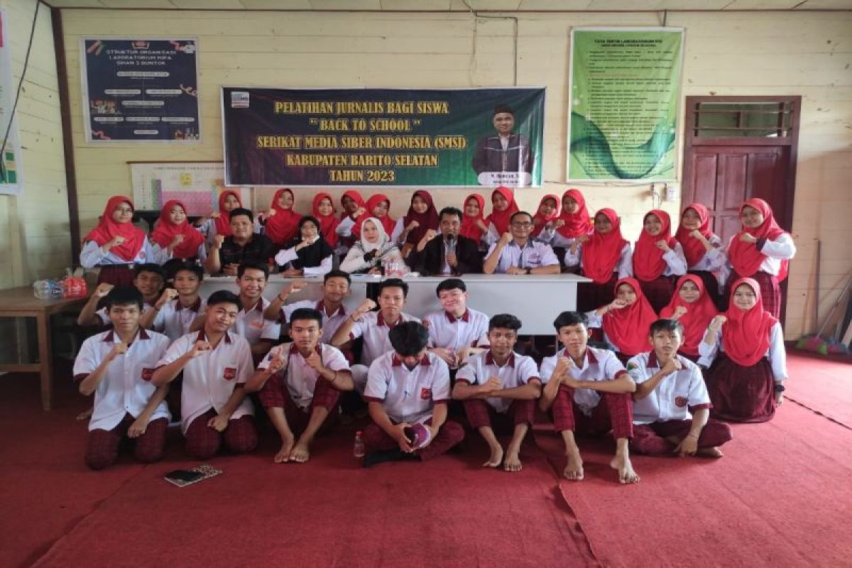 Pelajar SMAN 3 Dusun Selatan ikuti pelatihan jurnalistik