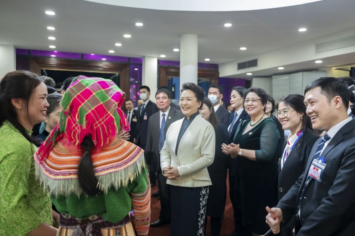 Istri Xi Jinping, Peng Liyuan, kunjungi Museum Perempuan Vietnam