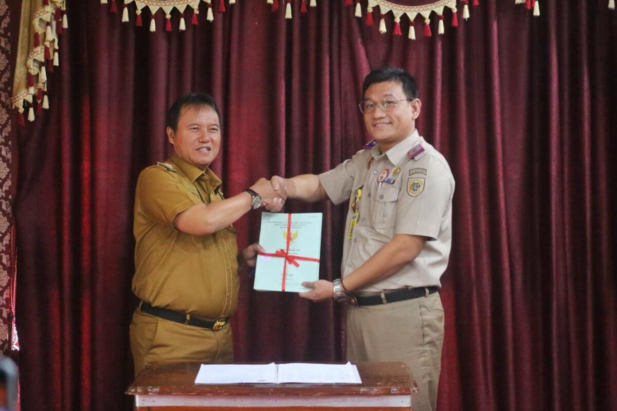 BPN serahkan 100 sertifikat tanah hak pakai lepada Pemkab Lampung Barat