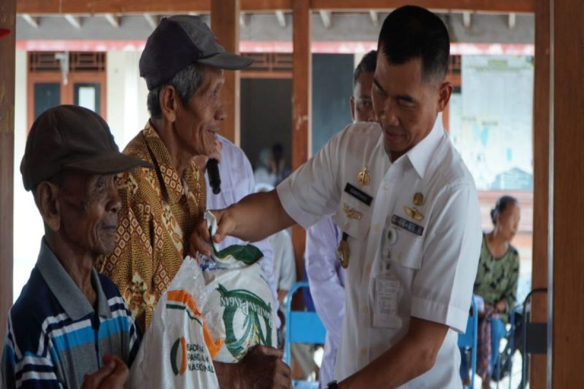 105.154 KPM Gunungkidul mendapat tambahan bantuan pangan