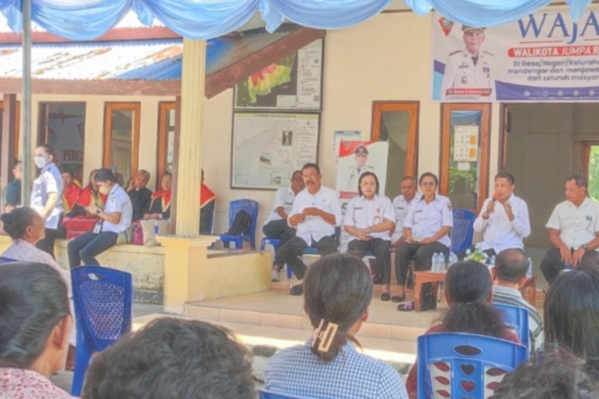 Pj Wali Kota Ambon ingatkan perangkat desa jaga kamtibmas jelang Pemilu