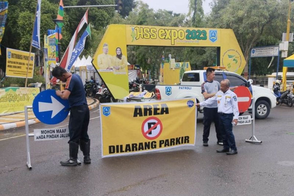 Dishub HSS pasang 